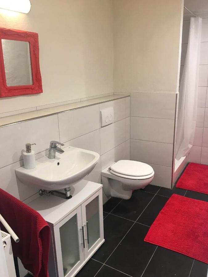 Mayen, Im Mohren, Privatzimmer Nr2, Waldrand, Nahe Nurburgring & Burg Eltz, Gemeinschaftsbad Kültér fotó