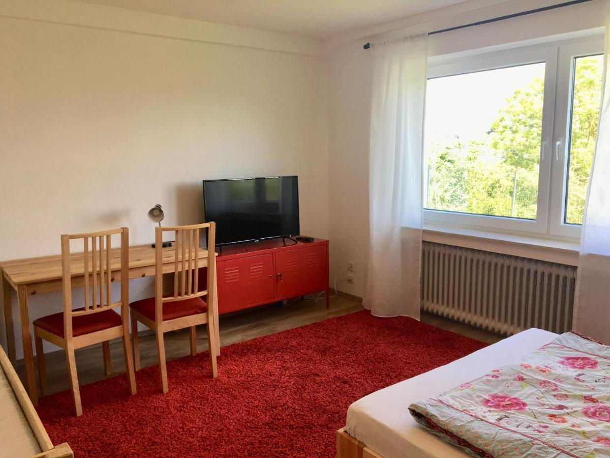 Mayen, Im Mohren, Privatzimmer Nr2, Waldrand, Nahe Nurburgring & Burg Eltz, Gemeinschaftsbad Kültér fotó